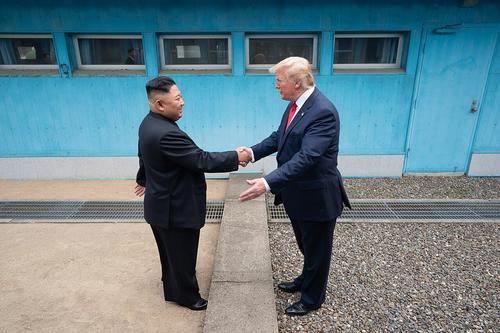 Белый дом: Трамп, как и прежде, готов к диалогу с Ким Чен Ыном