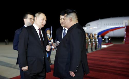 Лидер КНДР Ким Чен Ын поздравил президента РФ Владимира Путина с Днем России