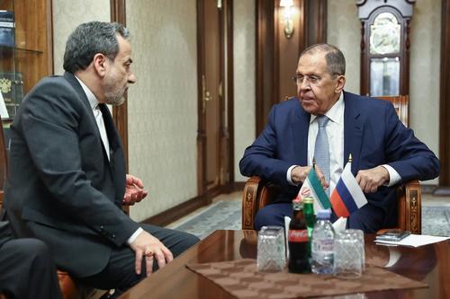 Лавров в беседе с главой иранского МИД осудил атаки Израиля