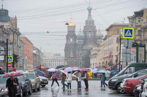 Во время ПМЭФ-2025 Петербург накроют дожди