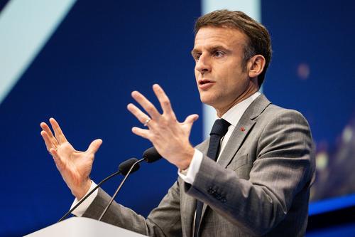 Макрон заявил, что Иран не должен обладать ядерным оружием