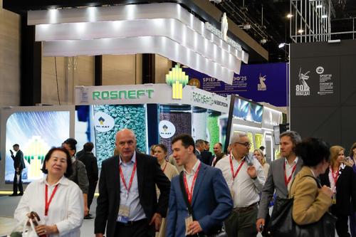 Сечин: санкции подрывают доверие к доллару – растет привлекательность золота и криптовалют