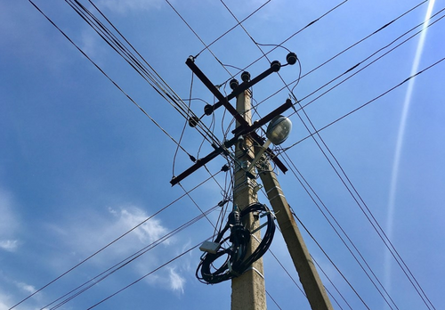 «Россети Кубань» напоминают об опасности незаконного размещения ВОЛС на опорах ЛЭП