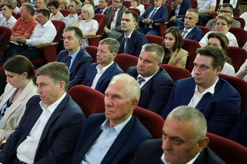 Несмотря на засушливую весну, депутат ЗСК Александр Трубилин выразил оптимизм относительно будущего урожая на Кубани
