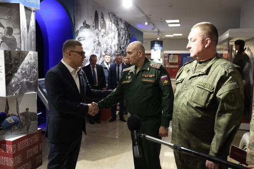 Губернатор Алексей Текслер передал необходимое оборудование землякам в зону СВО