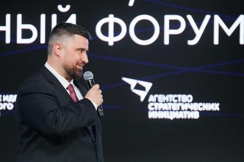 Победитель конкурса «Знай наших» на «Авторадио» рассказал Путину о роботах