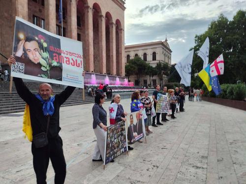 Из-за двойного гражданства на политической карьере Саакашвили в Грузии поставлен крест