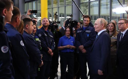 В Магнитогорске «хитрюга» попросил Путина, чтобы льготная ипотека выдавалась молодоженам авансом