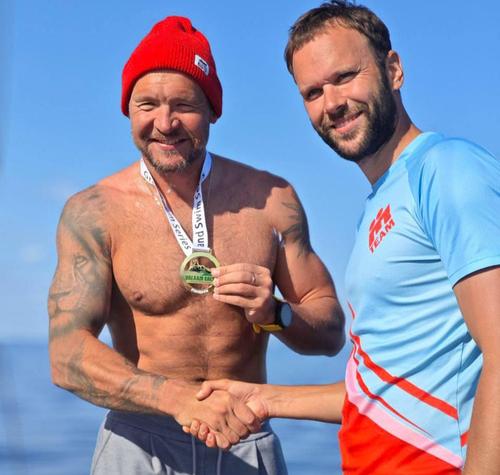 Против ветра и волн: петербургский спортсмен Андрей Грауле преодолел 20-километровый марафон по Ладожскому озеру