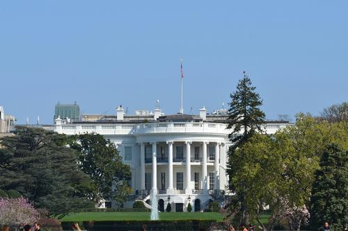 Чего добивается президент США?