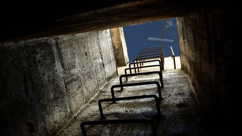 Сбитые БПЛА повредили школу в Севастополе Сбитые БПЛА повредили школу в Севастополе