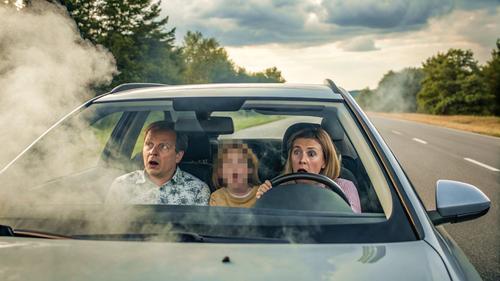 Люди, попавшие в ДТП под Симферополем, едва не задохнулись от дыма Люди, попавшие в ДТП под Симферополем, едва не задохнулись от дыма