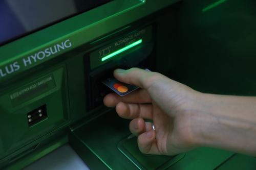 Петербургская пенсионерка потеряла 100 тысяч рублей из-за телефонных аферистов