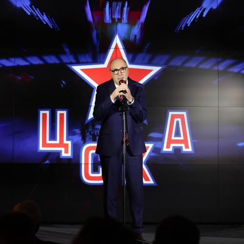 Президент ПХК ЦСКА Игорь Есмантович в ходе общения с журналистами высказался о поддержке со стороны компании «Роснефть» и доверии к тренерскому штабу