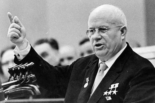  А вас, Хрущёв, мы попросим остаться