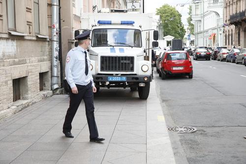 Должник по алиментам из Петербурга провел две недели в изоляторе