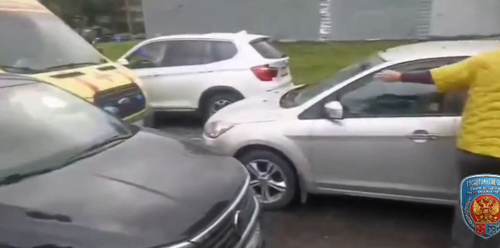 Водитель в Петербурге не уступила дорогу скорой помощи