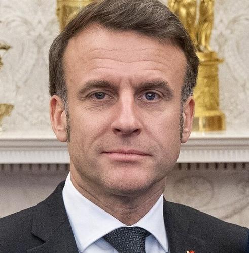 Президент Франции Макрон призвал создать импульс для переговоров по Украине