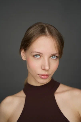 Актриса Алёна Киселёва: Нам, зумерам, близка тема одиночества в толпе