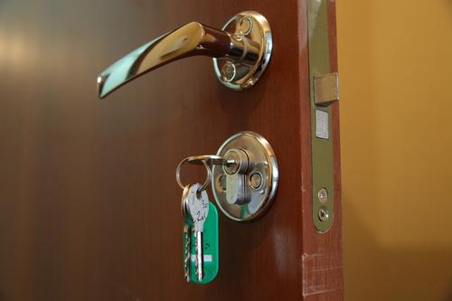 Полицейские установили подозреваемого в совершении поджога на улице Кирова