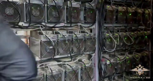 Полицейские пресекли деятельность нелегальных майнинговых ферм в Петербурге