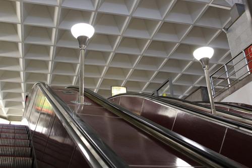 В четверг утром перестали работать четыре станции петербургского метро