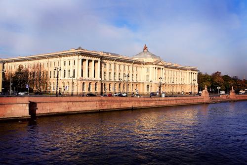 Комитет имущественных отношений подал в суд на предпринимателя