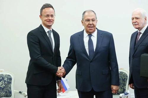 Сийярто на встрече с Лавровым подтвердил предоставление площадки для контактов России и США Сийярто на встрече с Лавровым подтвердил предоставление площадки для контактов России и США