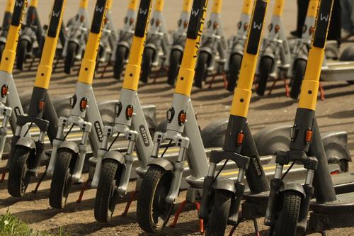 В Кудрово ввели скоростные ограничения для самокатов