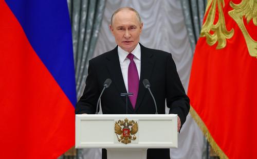 Владимир Путин наградил разработчиков «Буревестника» и «Посейдона»