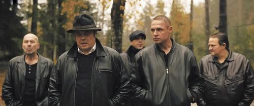 Двое вышли из леса