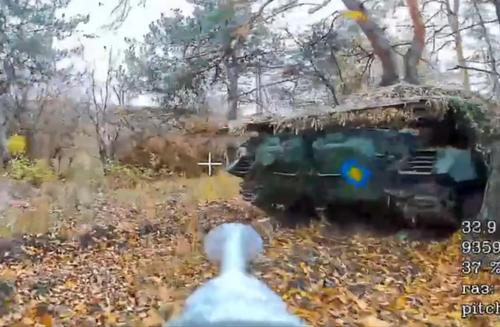 Российские FPV-дроны ликвидировали скопление бронетехники ВСУ под Купянском