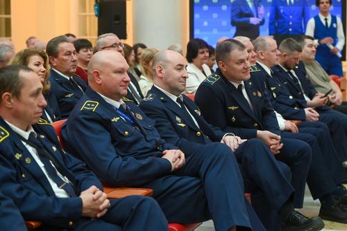 В Петербурге наградили свыше 200 работников метрополитена