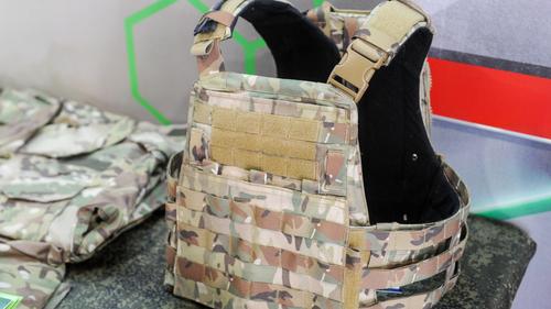 Подсунувший нашим бойцам непригодные бронежилеты пытается «соскочить», просясь на СВО