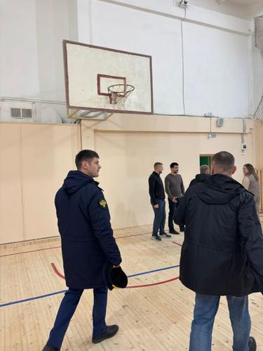 Только после проверки выполнен капремонт кровли в школе Ломоносовского района