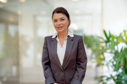 Путин наградил руководителя Мультицентра Ирину Дрозденко госнаградой