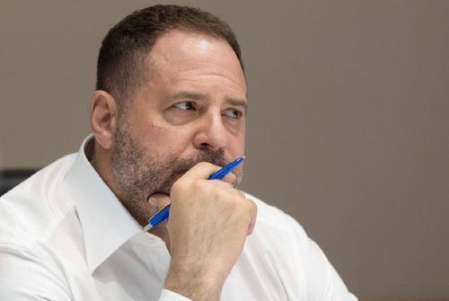 Следователи изъяли несколько телефонов и ноутбуков во время обысков у Ермака