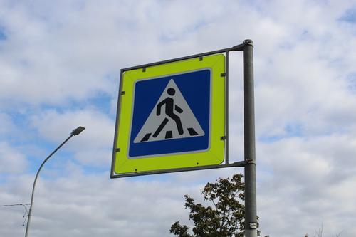 На трассе «Нарва» водитель насмерть сбил 17-летнюю пешеходку