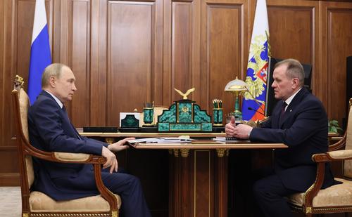 Директор ФСИН Гостев доложил Путину о сокращении числа осужденных в колониях