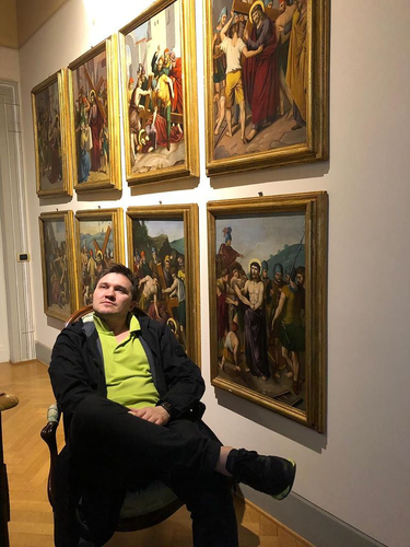 «Гамлет» в зеркале цифрового мира: Андрей Черкасов о смелом переосмыслении Шекспира театром «Кашемир»