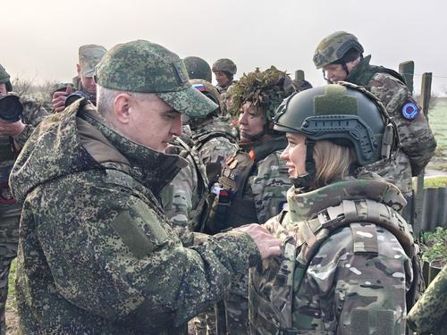 Без отрыва от боевых задач: военнослужащим БАРС-37 вручены государственные награды