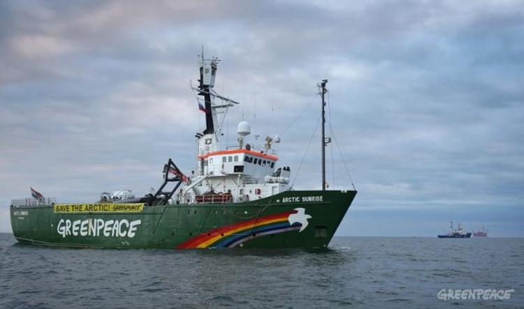 В Greenpeace подтвердили перевод команды Arctic Sunrise в СИЗО