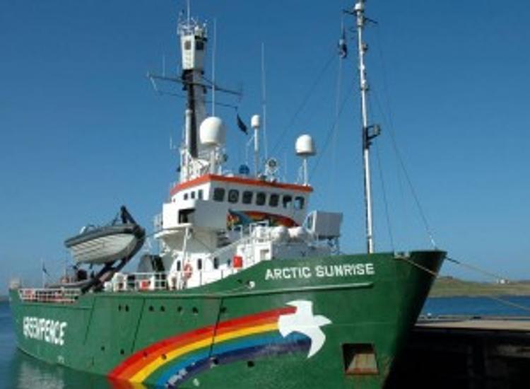 Экипаж судна Greenpeace загремел на 2 месяца в тюрьму