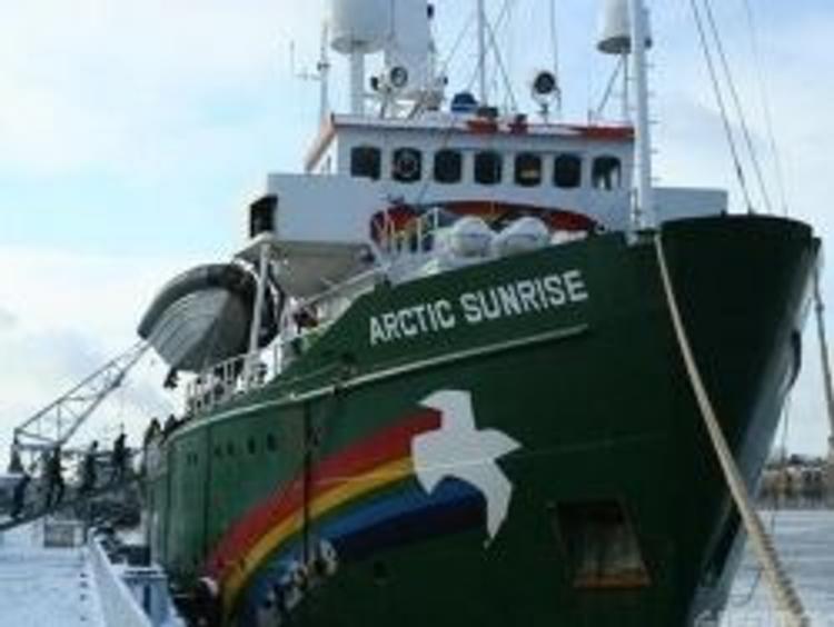 На судне Greenpeacе обнаружили наркотики