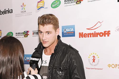 Артистов научили бизнесу