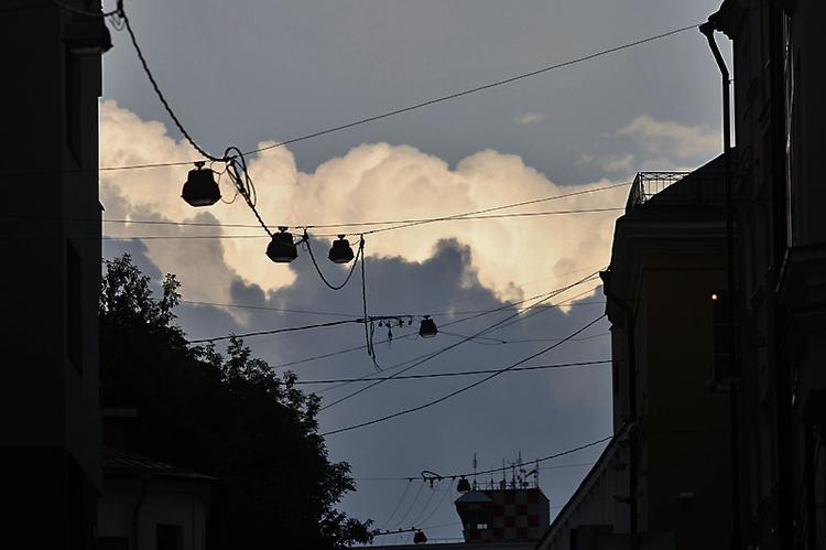 Ураган "Святой Иуда" повалил в Петербурге 35 деревьев