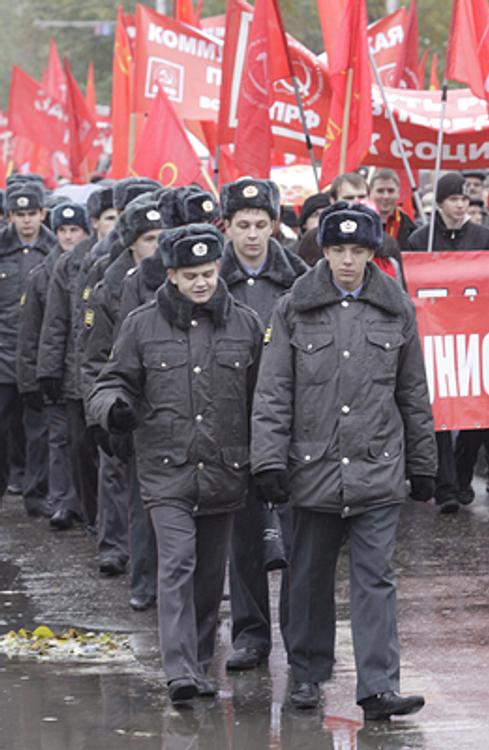 Русско-Царские марши предложили  умереть за Родину (ФОТО)