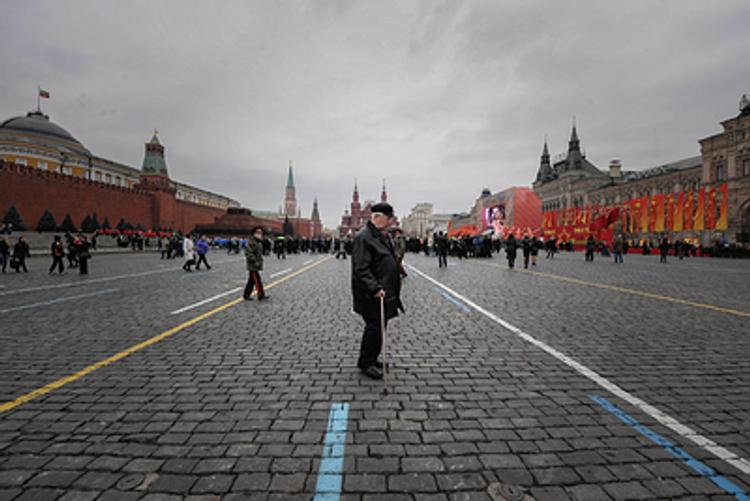 Активисты вновь вышли на Красную площадь и вошли в автозак (ФОТО)