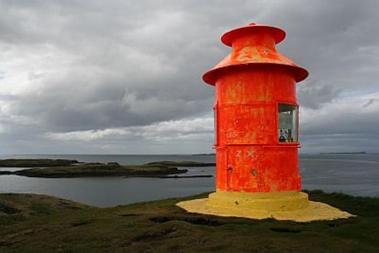Застигнутый рассветом тролль обречен пить воду в Исландии (ФОТО)