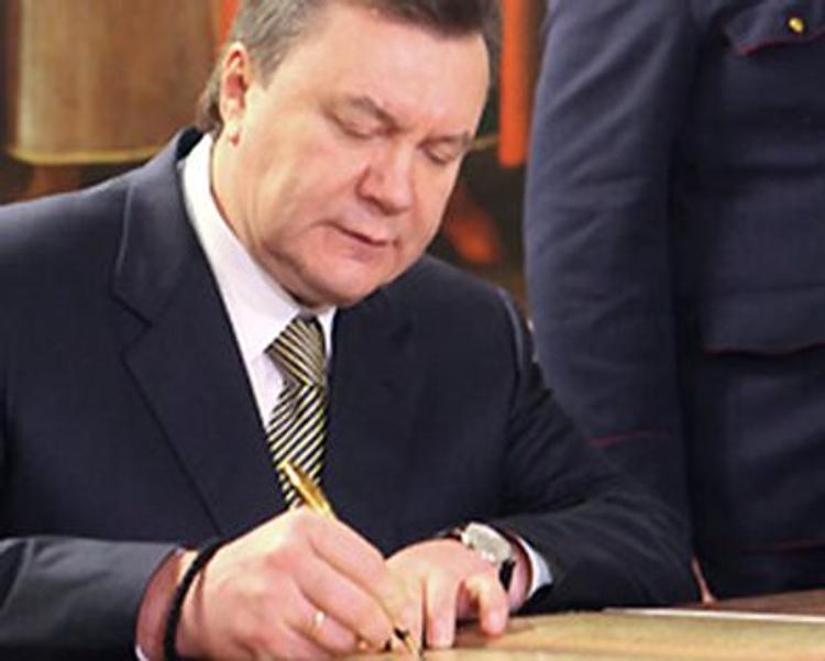 Янукович: ответственность за разгон протестующих в Киеве должны нести 3 человека